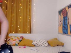 Crystalreves Webcam Model Liveshow: Masturbation and Youtube Homemade